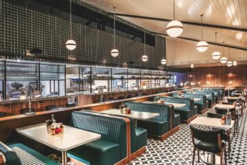 Mollie's Motel, Bristol