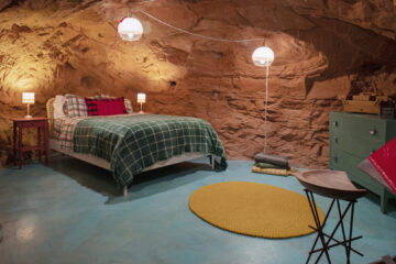 Grinch's cave, Vacasa